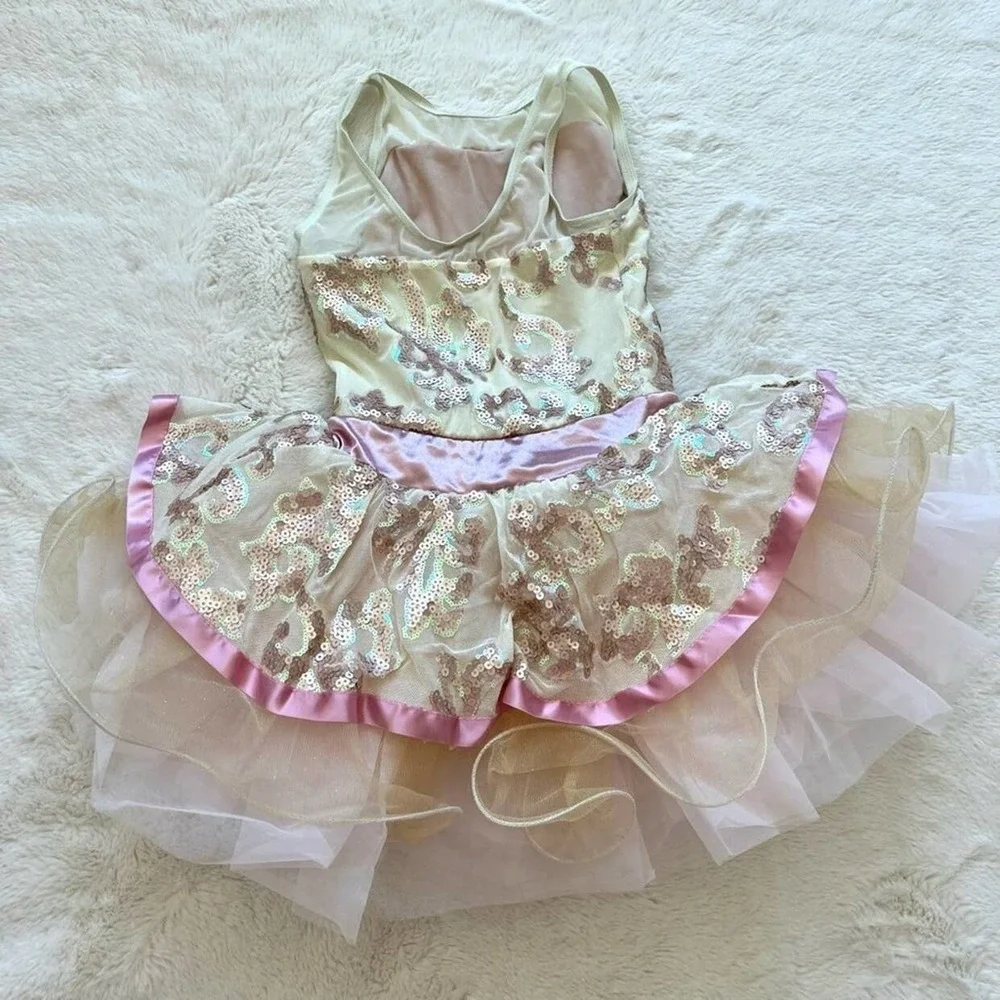 Dance costume for girls size 5-6 years